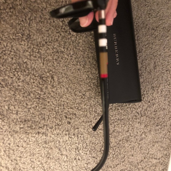 Burberry Sunglasses - Picture 6 of 7